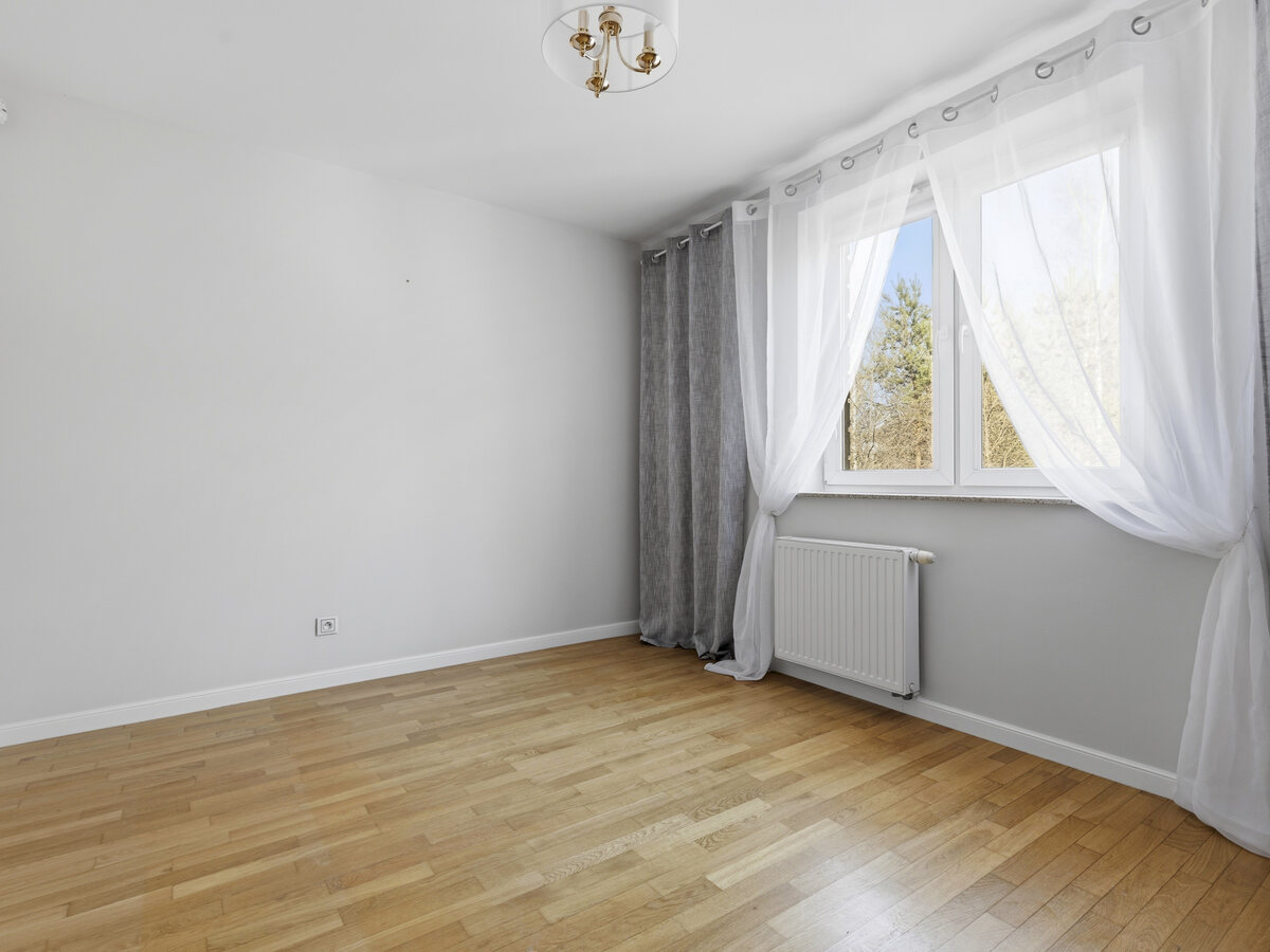 Puste wnętrze przed wirtualnym home stagingiem